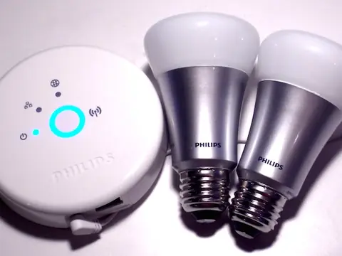 Philips Hue White & Color starter kit (bridge + 2 bulbs)