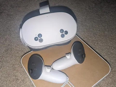 Meta Quest 3S 128GB VR headset