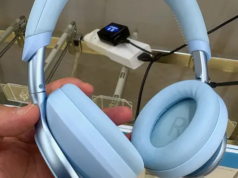 Soundcore Q20i noise-cancelling headphones